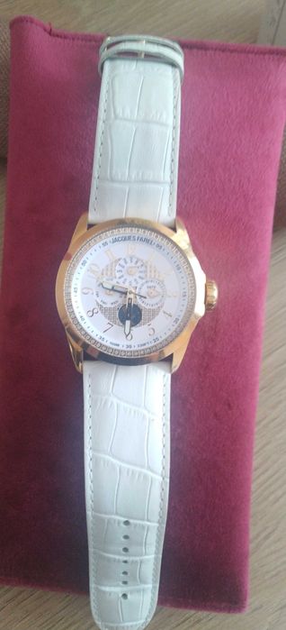 Нов дамски часовник