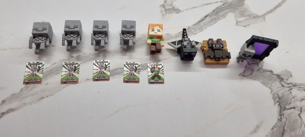 Фигурки на Minecraft Kinder joy