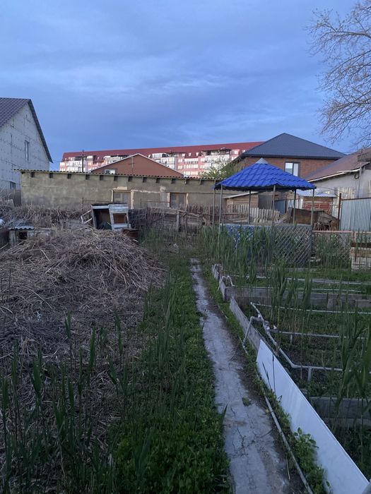 Земельный участок с домиком