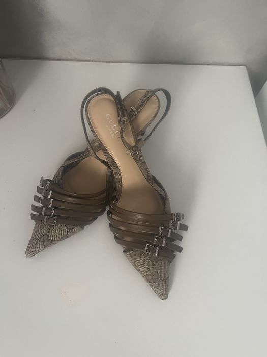 Pantofi gucci !!