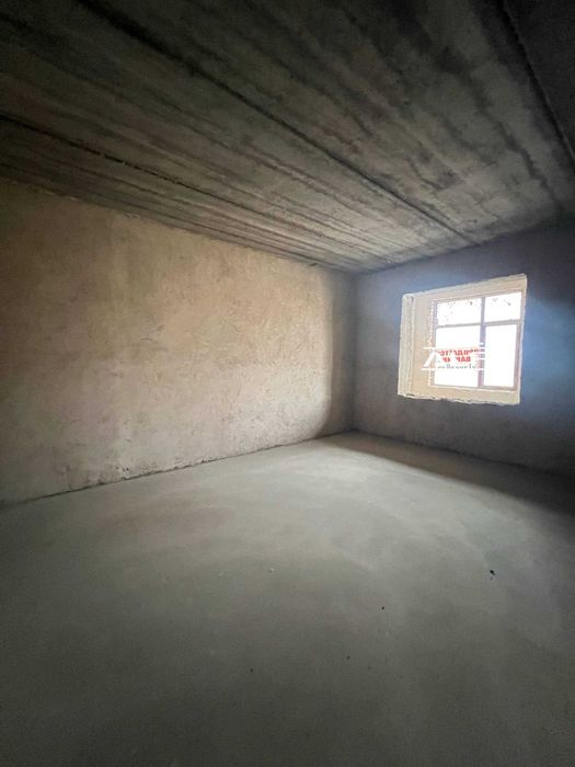 kvartira uy xonadon sotiladi  4 xonali 100 m2 5 qavat.5 qavatli  #102x