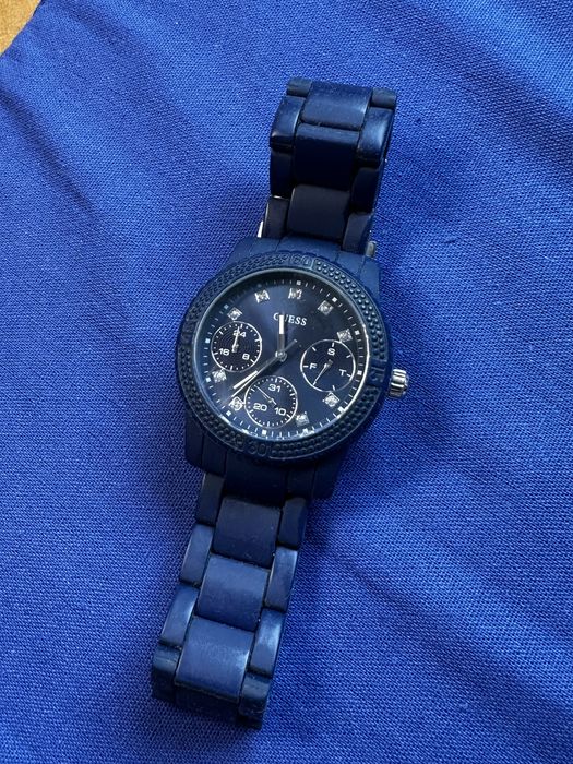 Часовник дамски Guess