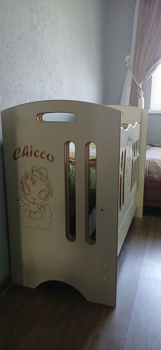 Детская колыбельная кровать  состояние как новое