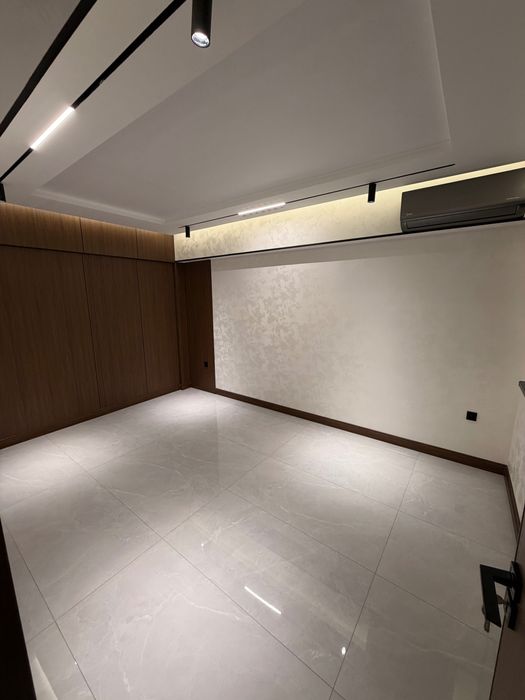 Нежилое помещение,первая линия