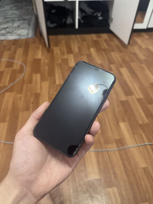 Iphone 11 не включается