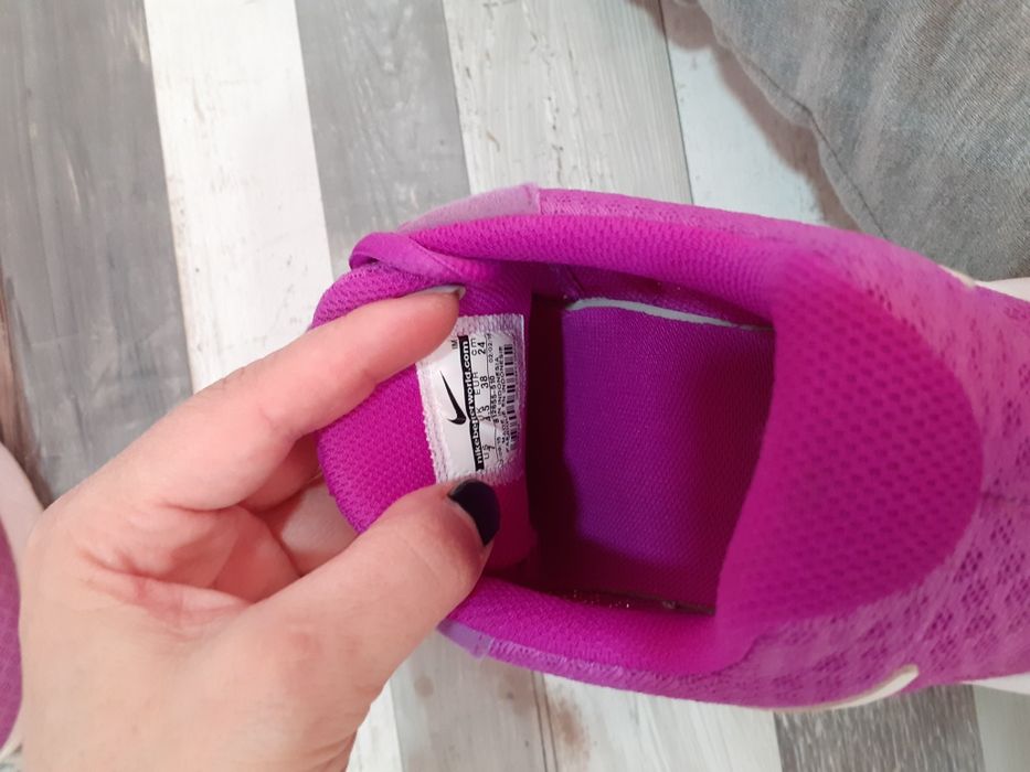 Маратонки nike .