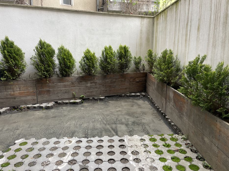 Дървени сандъци, кашпи за  озеленяване