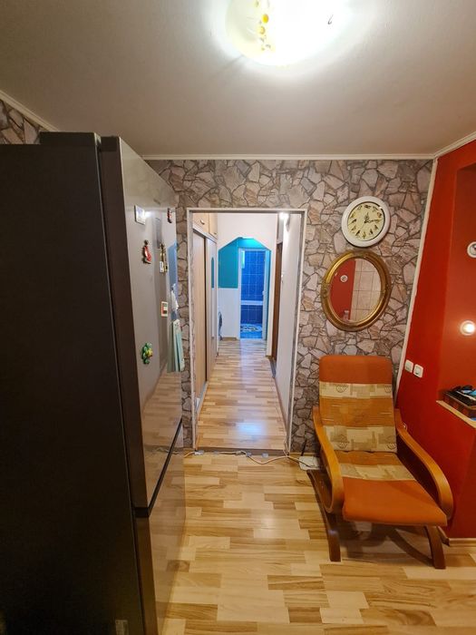 Apartament 3 camere, Strada Savinesti, Etaj 1, Tg Jiu
