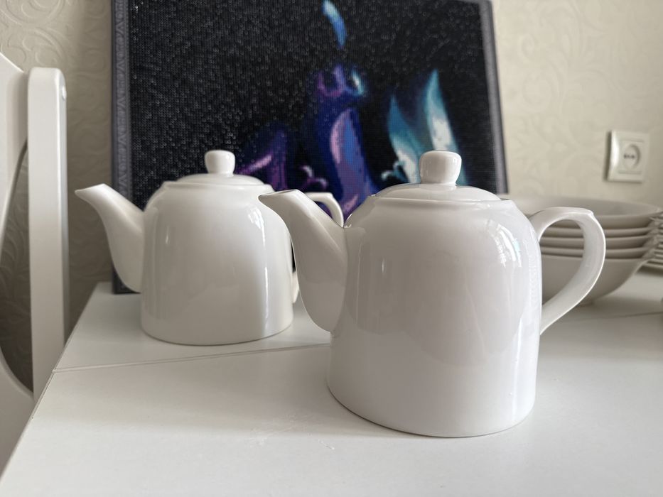 Ақ шәйнектер (белые чайники)