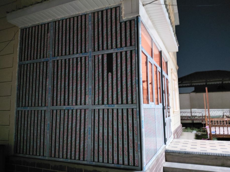 Витражи перегородки окна двери.