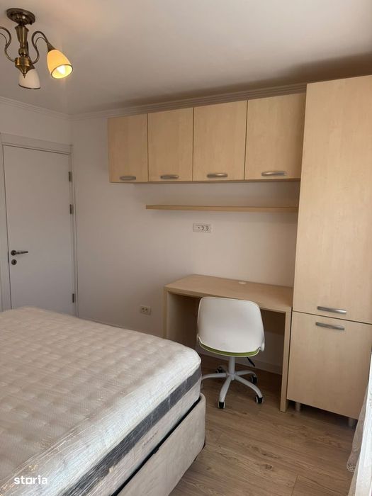 Inchiriere 3 camere, cu loc de parcare, totul nou