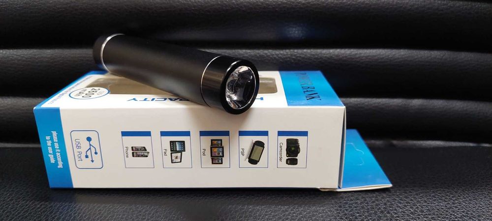 POWER BANK Преносима външна батерия 2500 / 2600 / 5000mAh с LED фенер