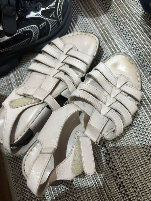 Отдам даром обувь