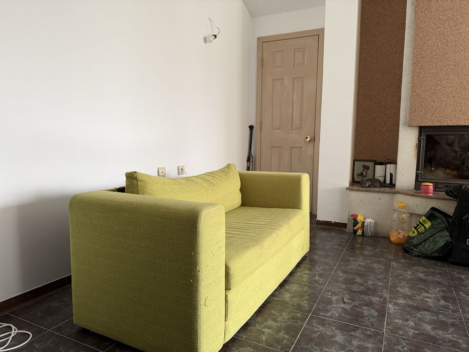 Зелен разтегателен диван – става на легло