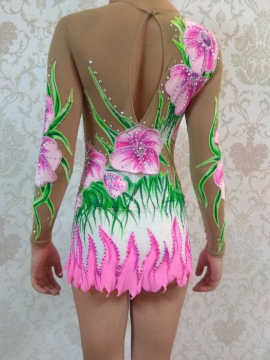Классный купальник.