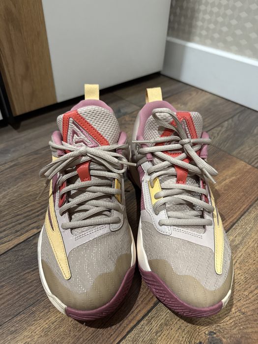 Кроссовки женские Nike