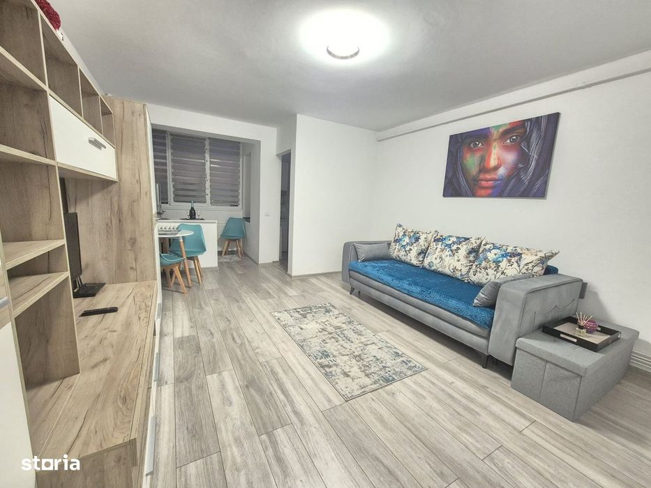 Inchiriere Garsoniera cocheta zona Coresi Tractorul