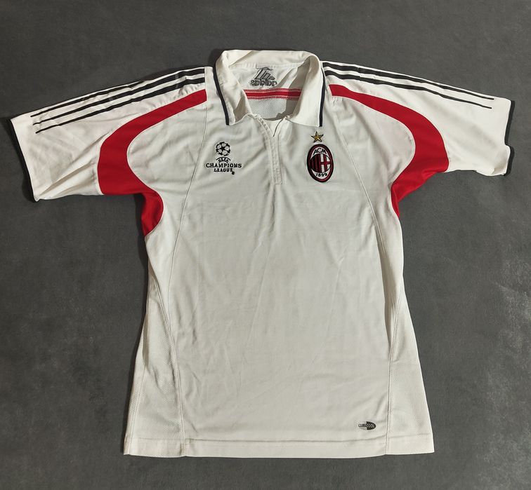 Милан ,Milan ,Adidas , от сезон 2004/05 , тренировъчна тениска ,плюс шорти на Милан от 2017