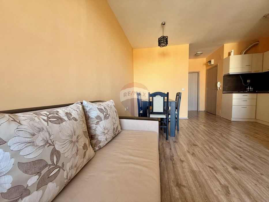 Продава се Двустаен апартамент в Балчик - 5774 кв.м за 6 €/кв.м - Снимка #1