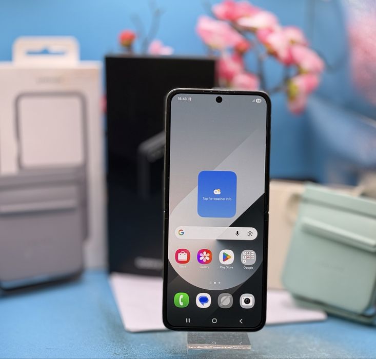 ГАРАНЦИОНЕН! Samsung Galaxy Z Flip6, 12GB RAM, 256GB, 5G, SilverShadow