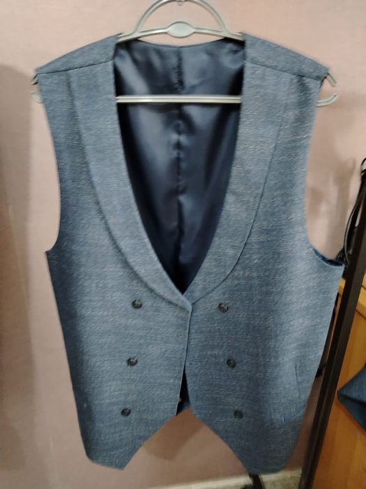 Продам отличный костюм