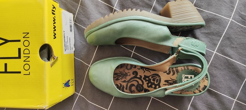 Обувки Fly London