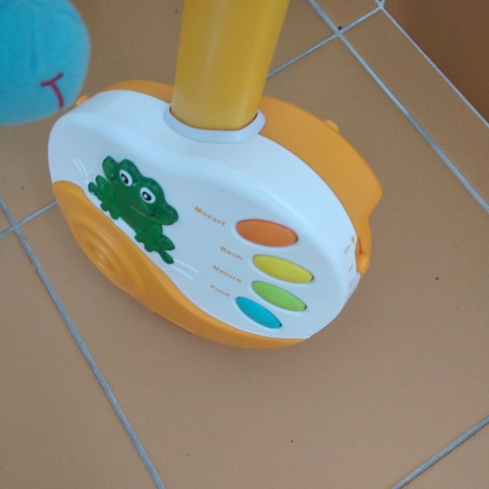 Бебешка музикална играчка за легло