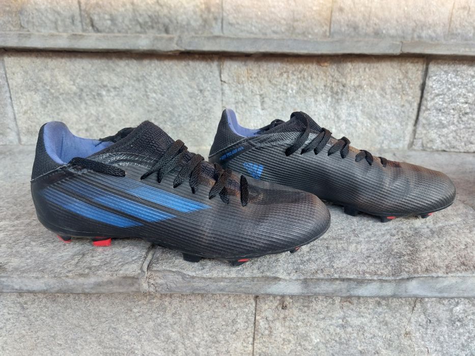 Mаркови маратонки 36 размер и футболни обувки номер 36.5