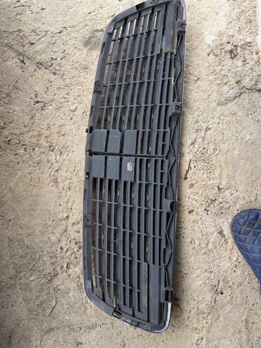 Предна маска за Мерцедес е клас w211