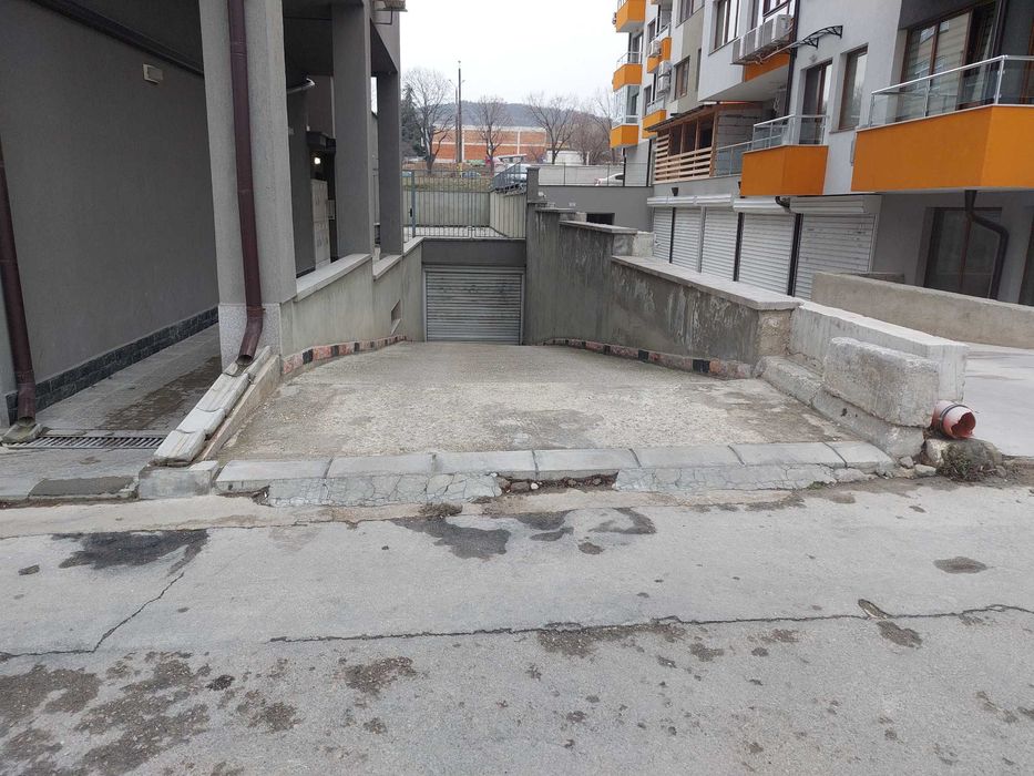 Дава се под наем Гараж / Паркомясто в Варна, Владислав Варненчик - 13 кв.м за 45.9 € - Снимка #2