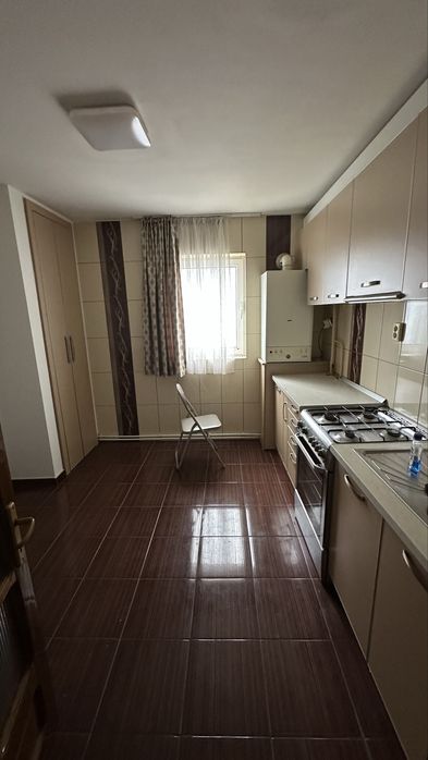 Inchiriez apartament