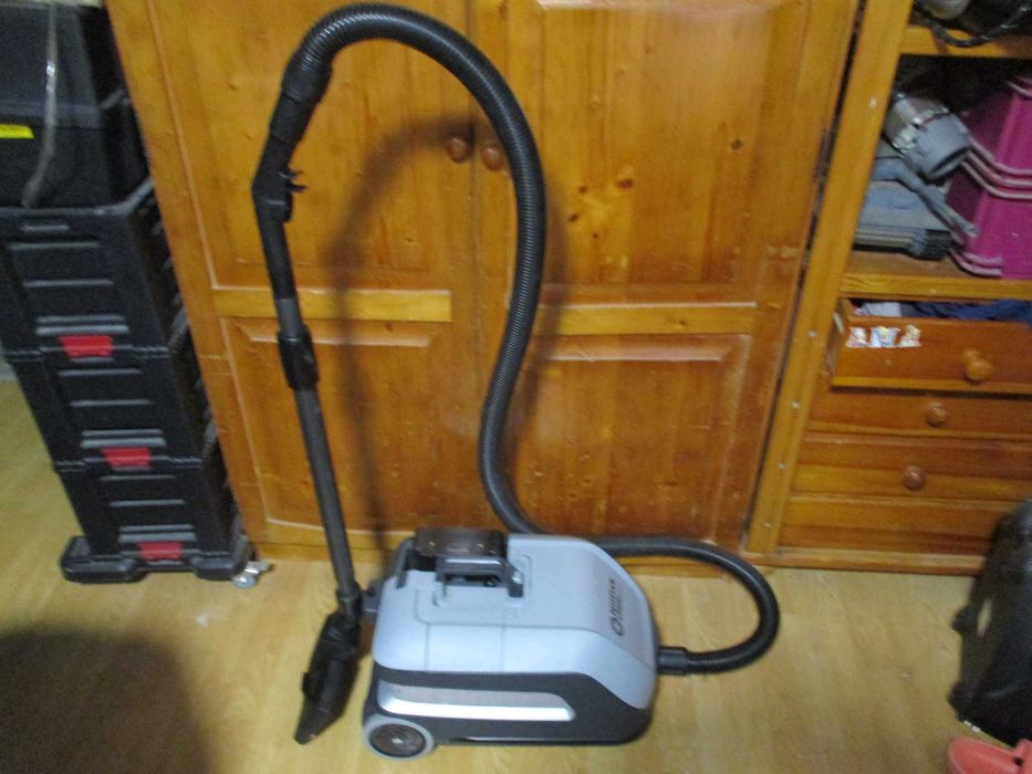 aspirator nilfisk vp-600-battery