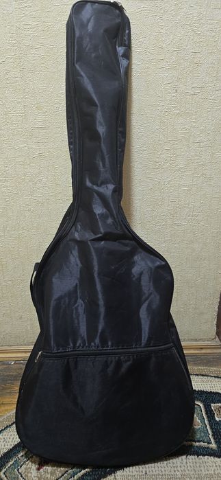 Гитара новая стильная с чехлом.