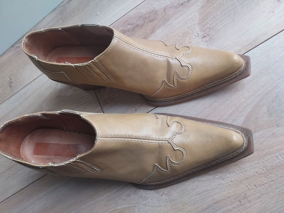 Ghete ciocate, deosebite, pentru femei puternice, reducere