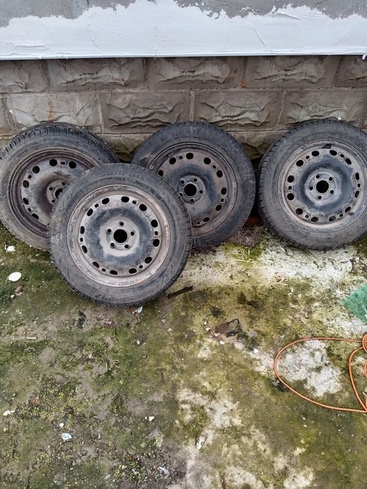 Железни джанти със зимни гуми