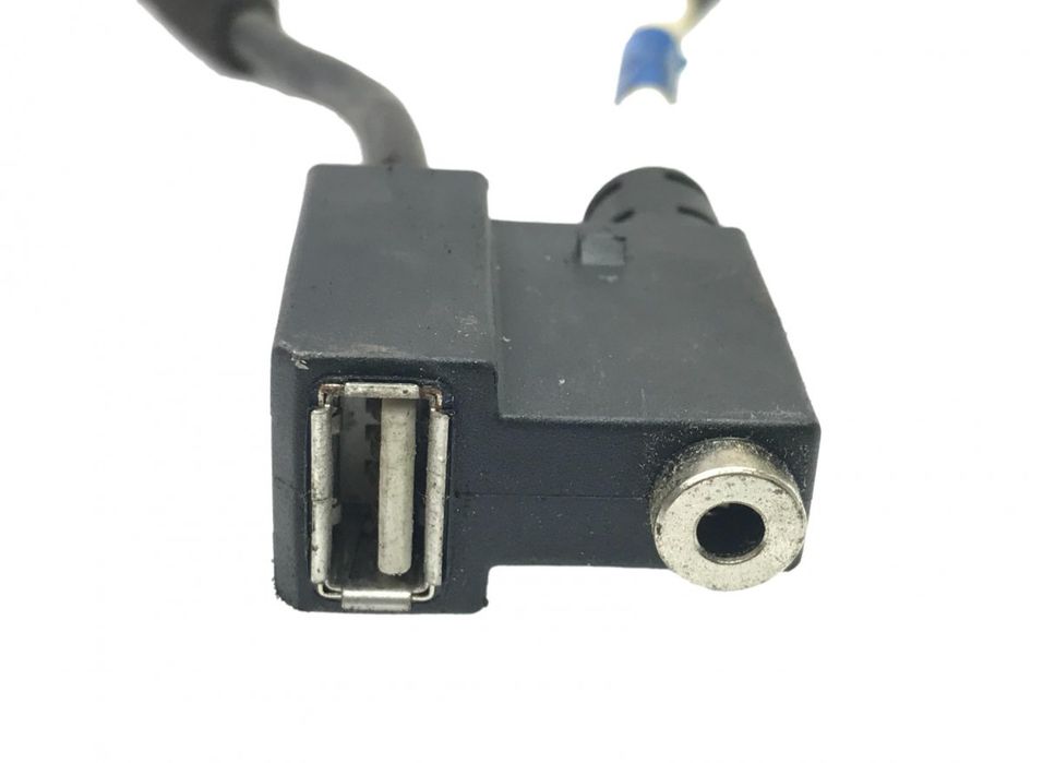 21320978 Panou cu USB & AUX Socket RENAULT TRUCKS B5LH, B0E (2008-) VOLVO