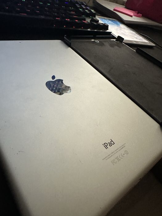 iPad Air A1474 16GB WiFi + husa