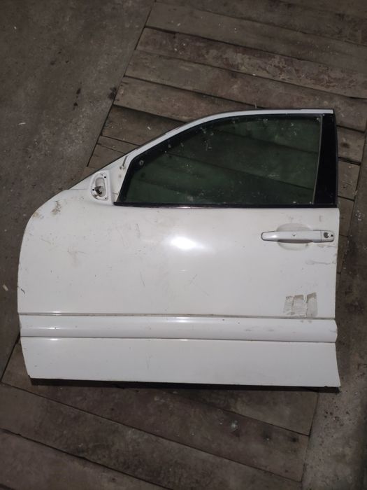 Дверь передняя левая Мерседес w 210