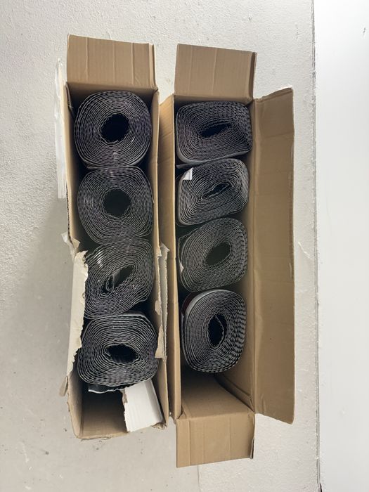 Bandă ventilație coamă acoperiș, 310 mm × 5 m, negru