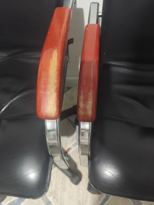 Стол, стулья, кожонные кресло