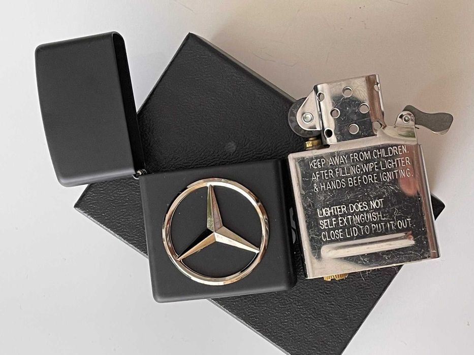 Bricheta Zippo Mercedes-Benz Collection alama finisata negru logo 3D