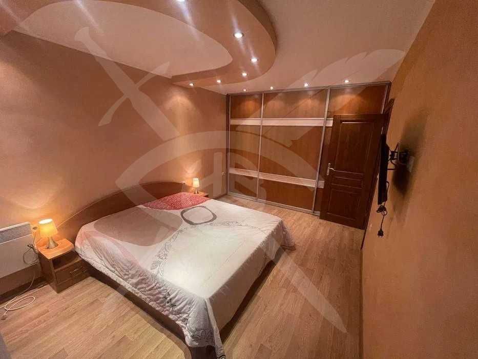 Продава се Тристаен апартамент в Бургас, Възраждане - 110 кв.м за 2364 €/кв.м - Снимка #13