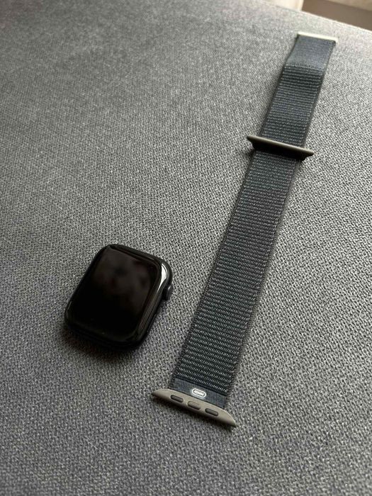 Apple Watch Series 9 – 45 мм. 100% батерия, перфектно състояние