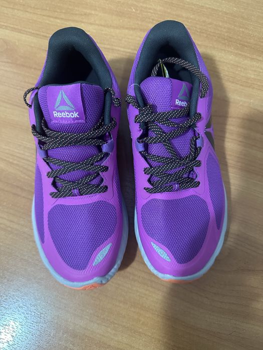 Продам кроссовки Reebok