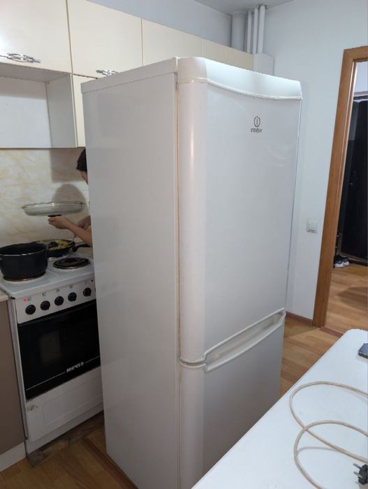 Продам холодильник