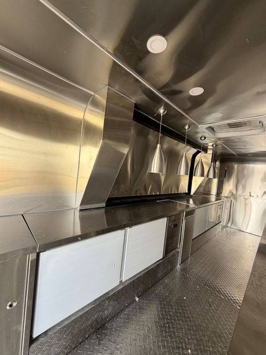 Rulote Comerciale Premium – Design Modern Si Echipare Profesională