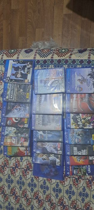 Продам PS4 Slim 1 TB