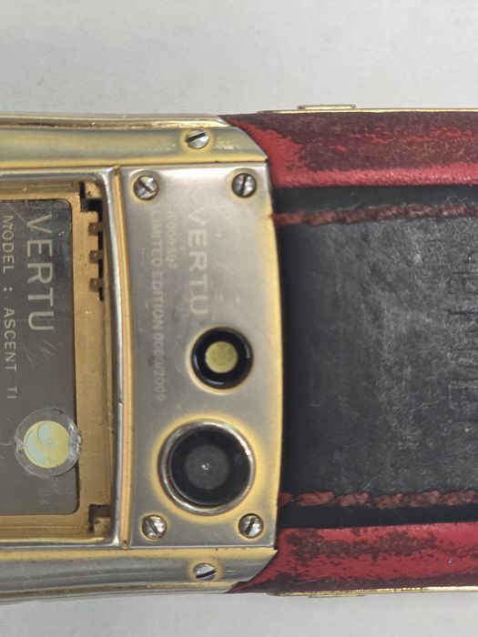 Vertu Ascenti Ti Ferrari limited edition 2009