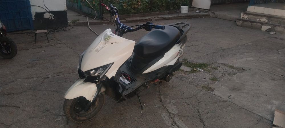 М8 про 125кубов. .