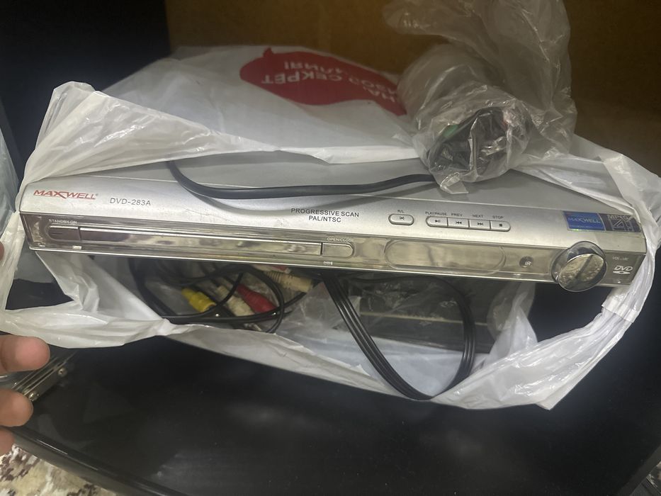 Телевизор + тунер + подставка+ DVD